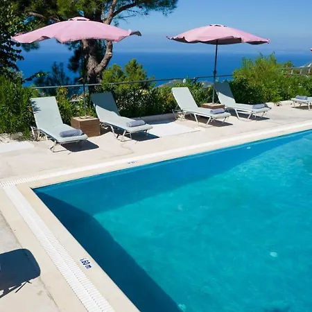 Endless Blue Vila Kalamítsi